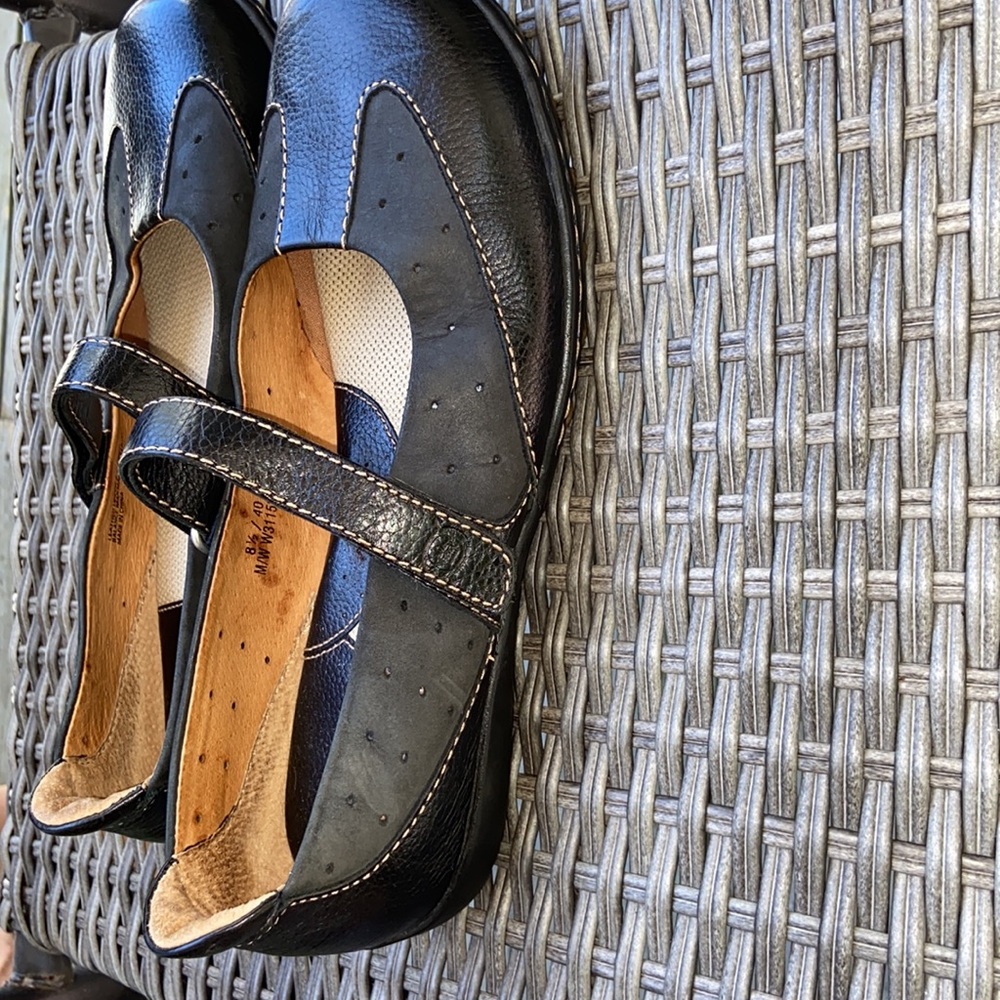 Born Mary Jane with Velcro strap black 8.5/40 leather upper EUC - Picture 9 of 10